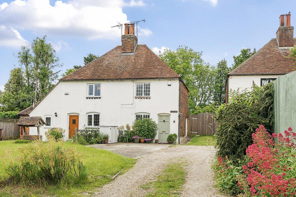 1 bedroom semidetached house for sale in High Street, Charing, Ashford