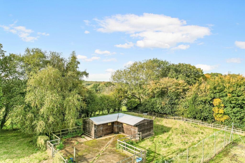 Additional property image - The Farmhouse, Homeside Farm, Bossingham, Kent, CT4