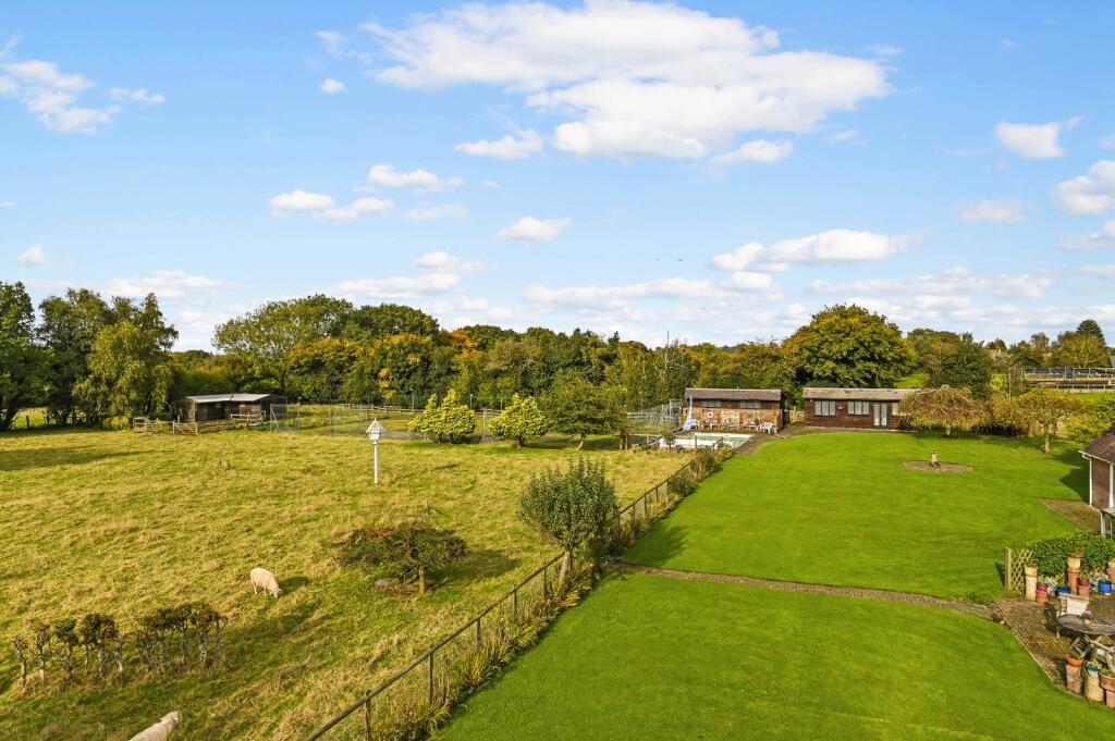 Additional property image - The Farmhouse, Homeside Farm, Bossingham, Kent, CT4