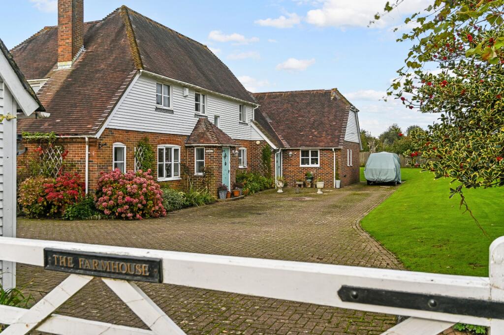 Additional property image - The Farmhouse, Homeside Farm, Bossingham, Kent, CT4