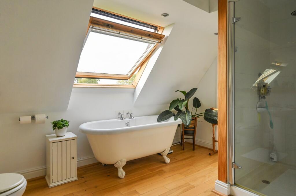 Additional property image - The Farmhouse, Homeside Farm, Bossingham, Kent, CT4