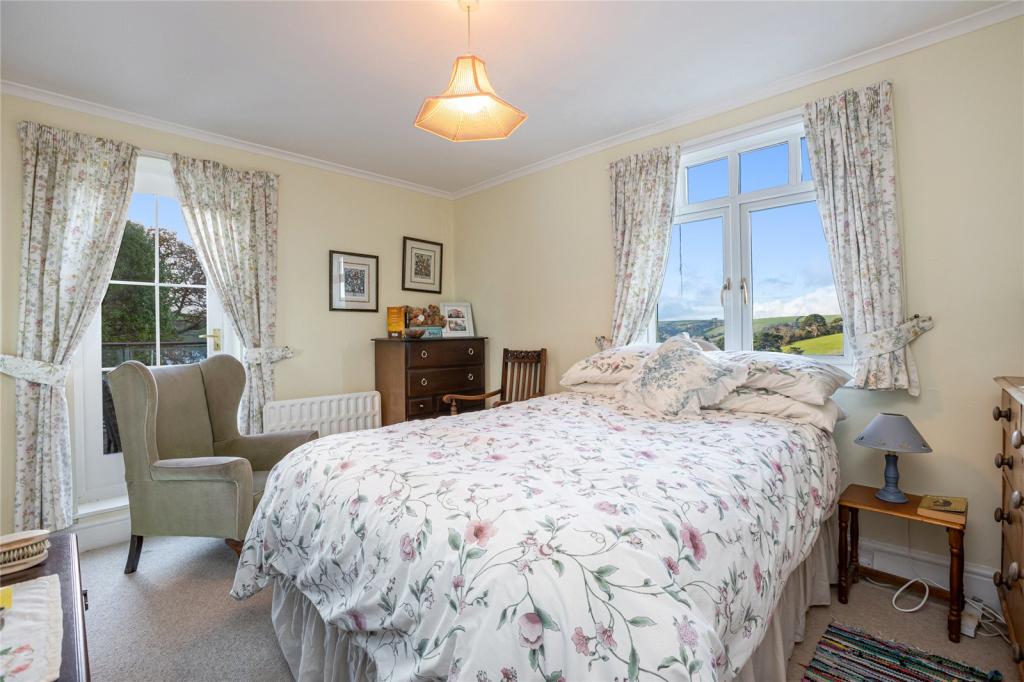 4 bedroom semidetached house for sale in Upper Wood Lane, Kingswear