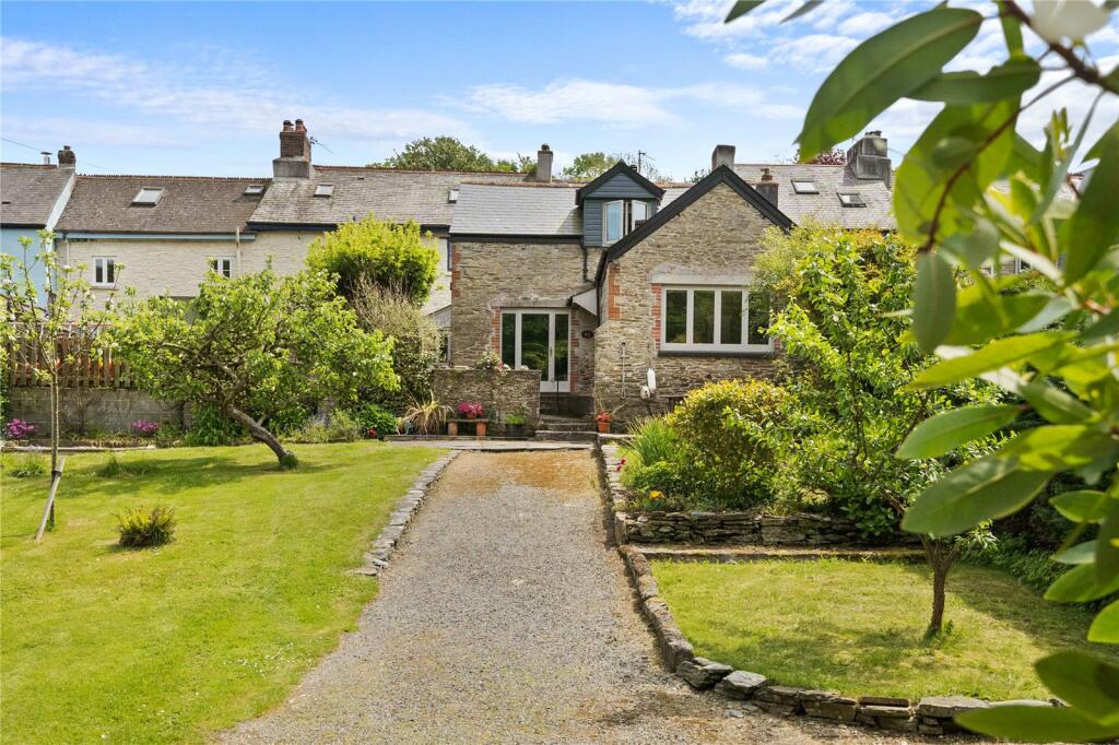 3 bedroom link detached house for sale in Jubilee Street, Aveton