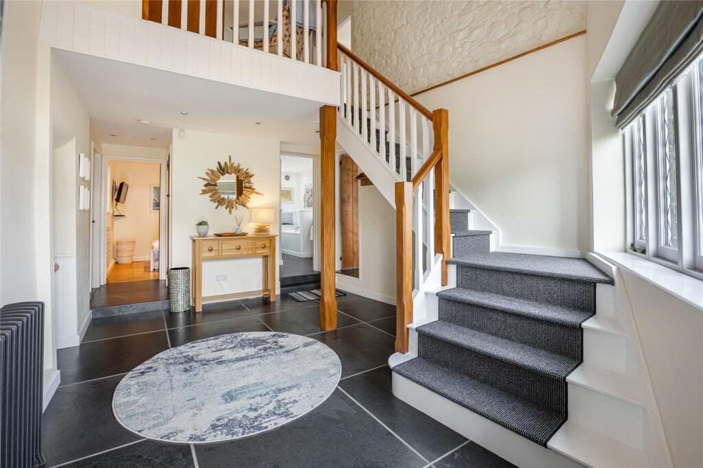 5 bedroom semidetached house for sale in Bridgend, Noss Mayo, Plymouth