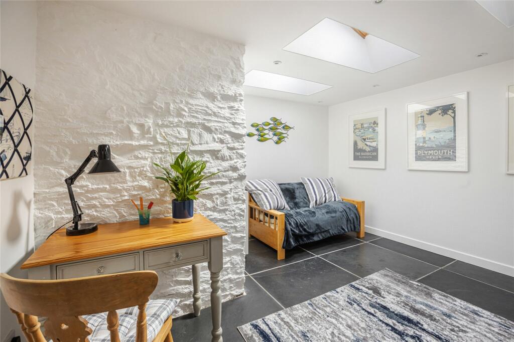 5 bedroom semidetached house for sale in Bridgend, Noss Mayo, Plymouth