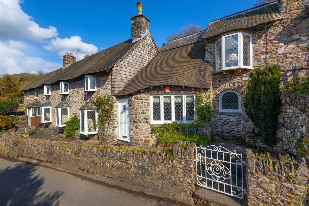 4 bedroom semidetached house for sale in Bridgend, Noss Mayo, Plymouth