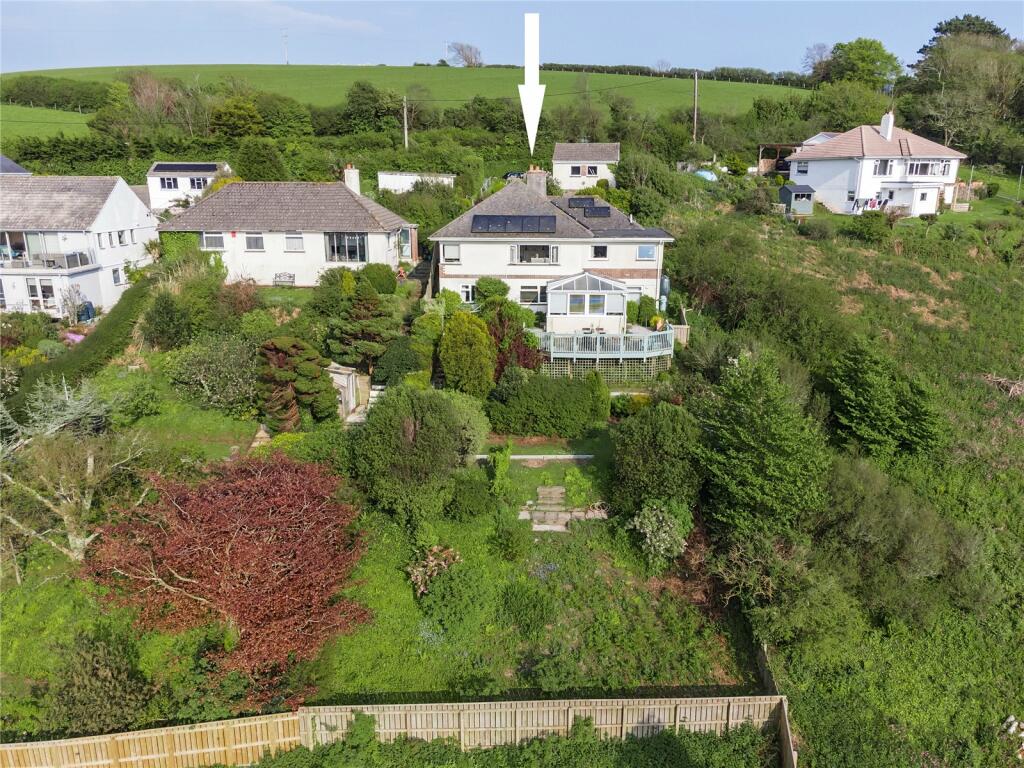 4 bedroom detached house for sale in Stoke Road, Noss Mayo, Devon, PL8