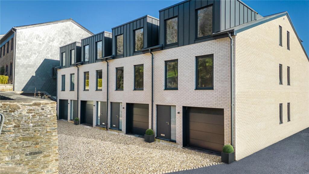 3 bedroom end of terrace house for sale in Woodland Road, Harbertonford