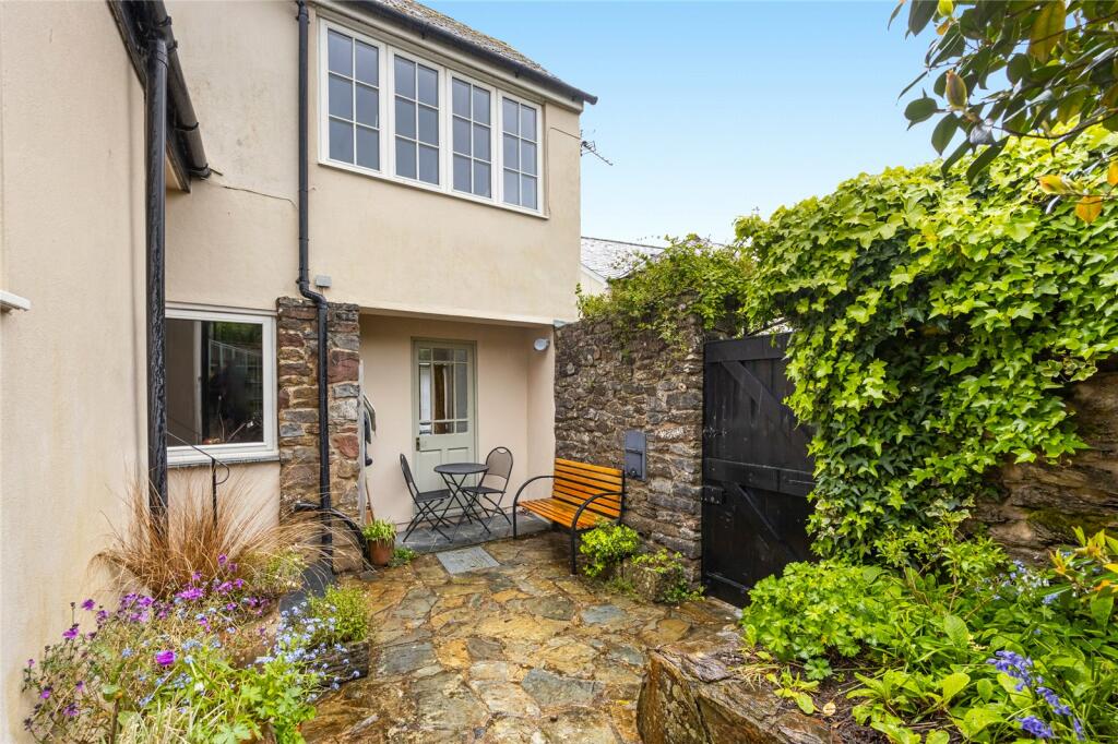 2 bedroom semidetached house for sale in North Street, Totnes, Devon, TQ9