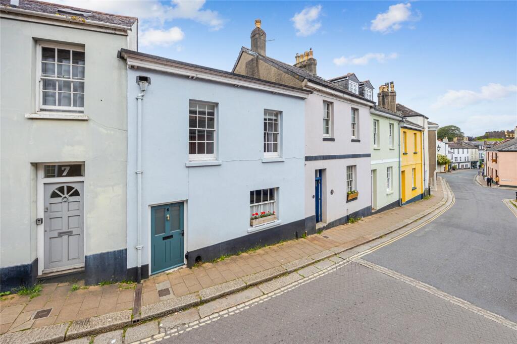 4 bedroom terraced house for sale in Cistern Street, Totnes, TQ9