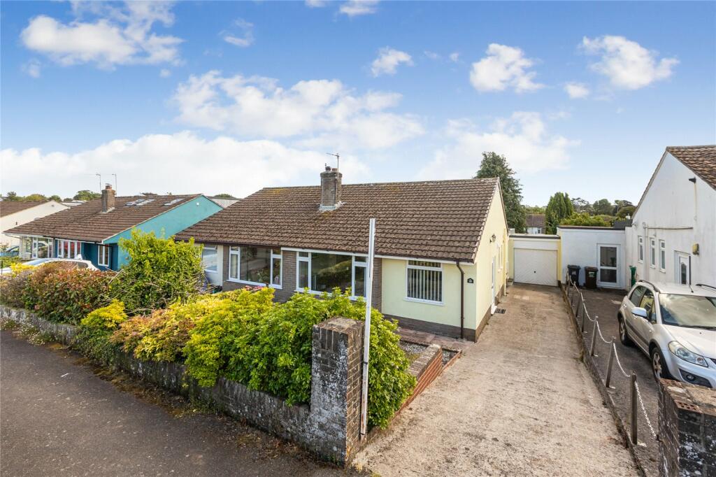 4 bedroom bungalow for sale in Pound Field, Stoke Gabriel, Totnes