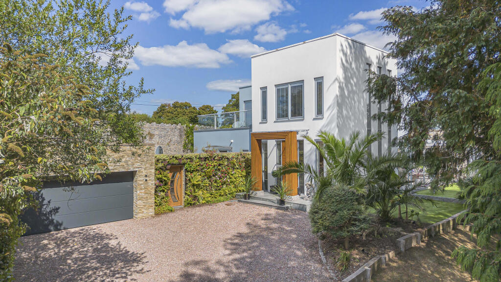 Main image of property: Humblebee, Daracombe Park, Mile End Road, Newton Abbot, Devon