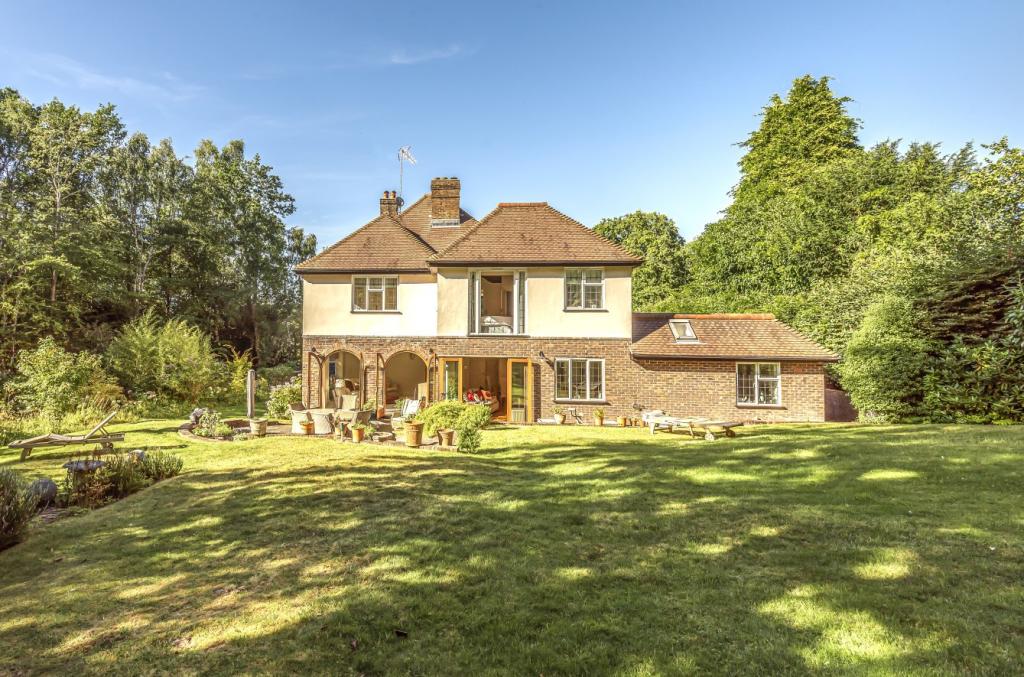 4 bedroom detached house for sale in Rock Road, Storrington, RH20