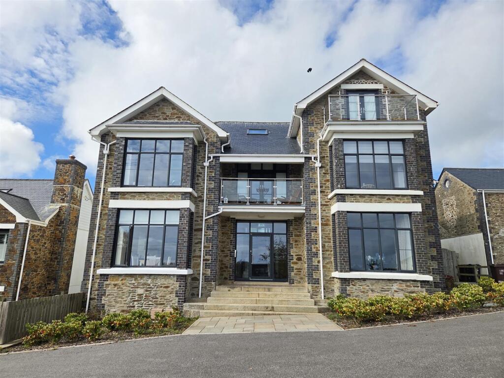 Main image of property: Gorran Haven
