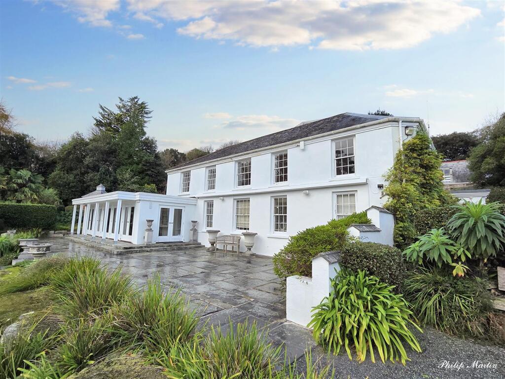 Main image of property: Mawnan Smith