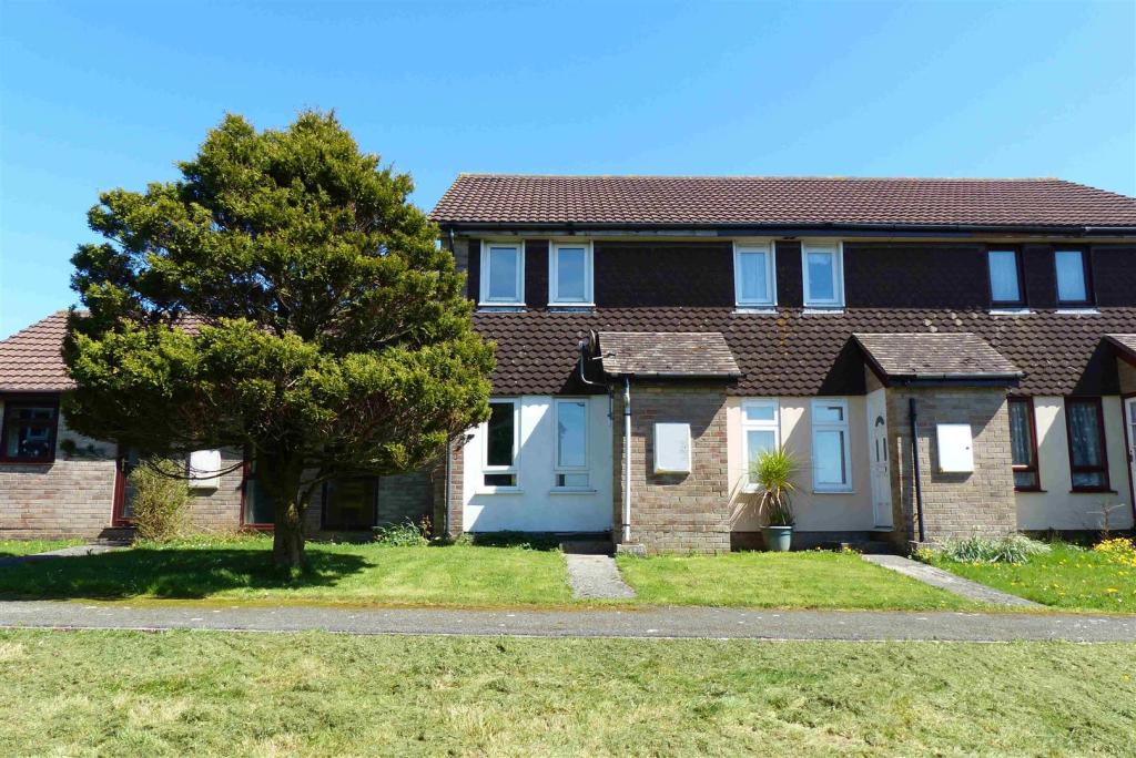 2 bedroom terraced house for rent in Polisken Way, St Erme, TR4