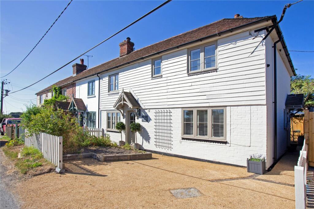 3 bedroom end of terrace house for sale in Church Street, Fletching