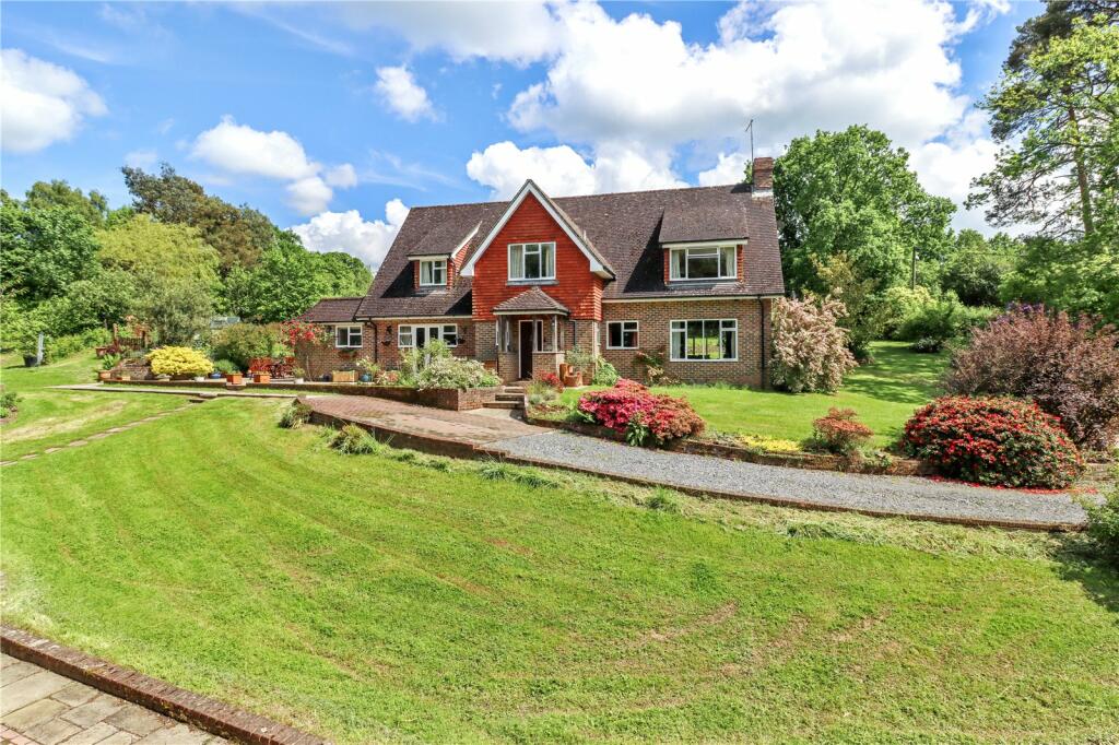 5 bedroom detached house for sale in Buxted Wood Lane, Buxted, Uckfield