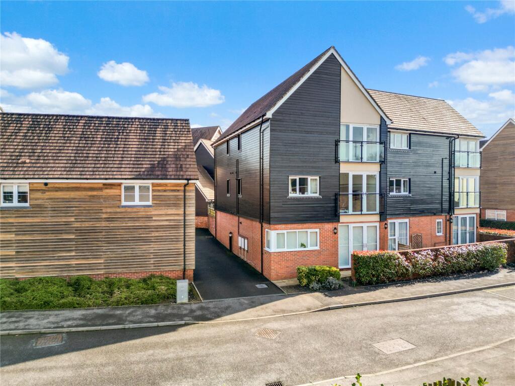 2 bedroom apartment for sale in Mead Lane, Buxted, Uckfield, East