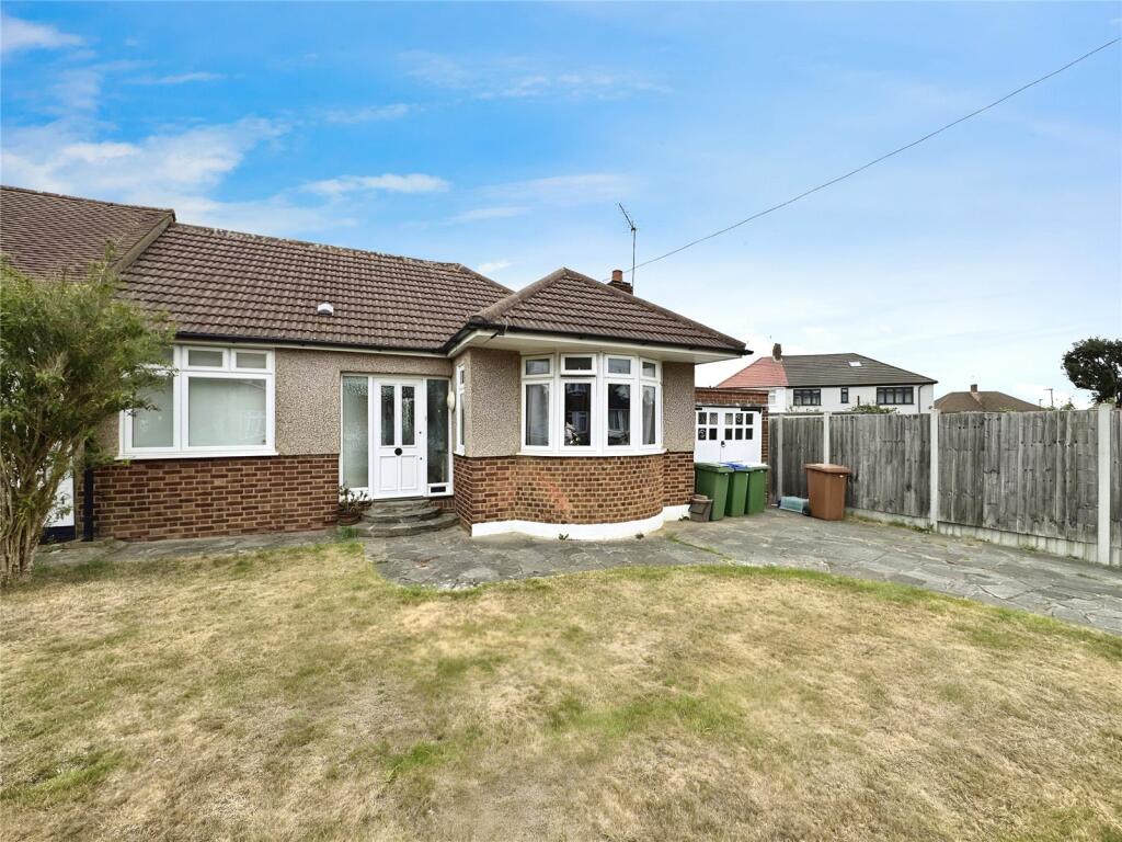 Main image of property: Braywood Road, London, SE9