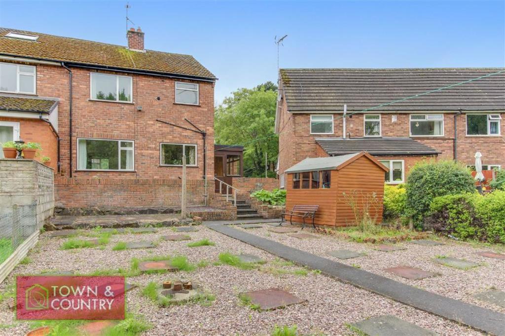 3 bedroom semidetached house for sale in Kelsterton Road, Connah's