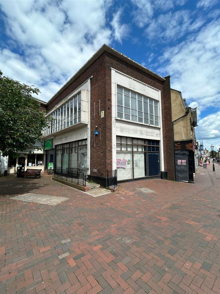 Commercial property for sale in Market Square, Sun Street, Waltham