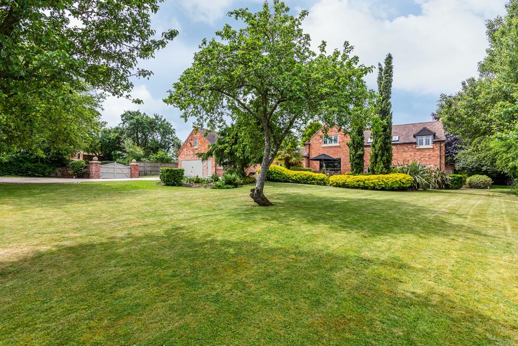 5 bedroom detached house for sale in Orchard Barn, Saxondale