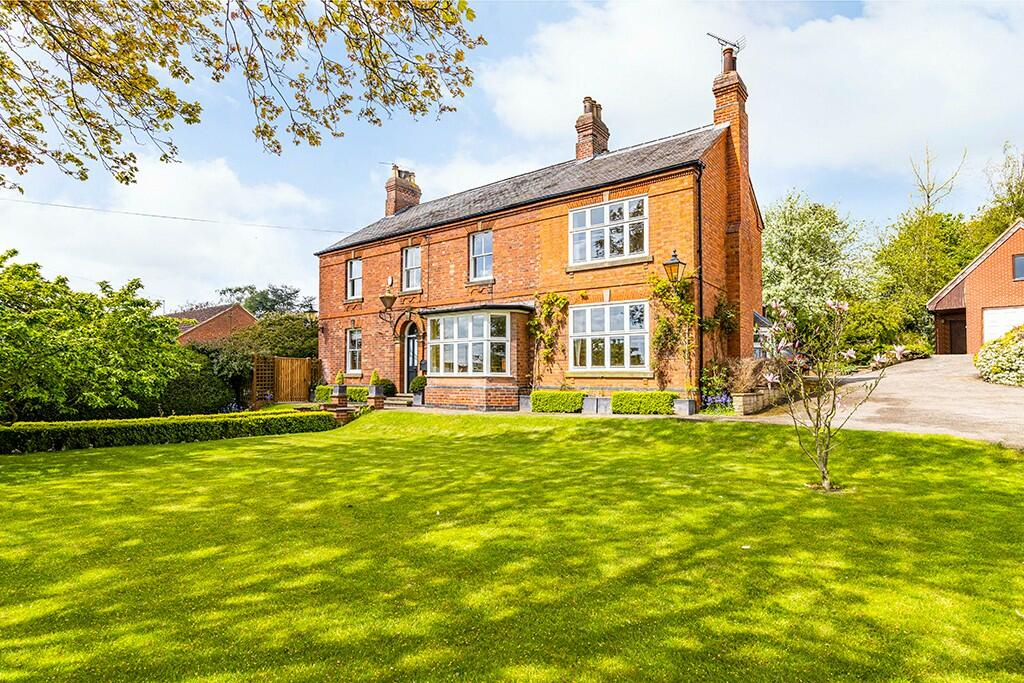 5 bedroom detached house for sale in The Hollies, Bleasby Road