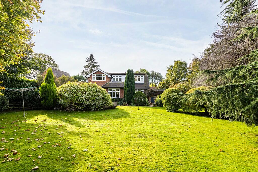 4 bedroom detached house for sale in Field House, Hagg Lane, Epperstone