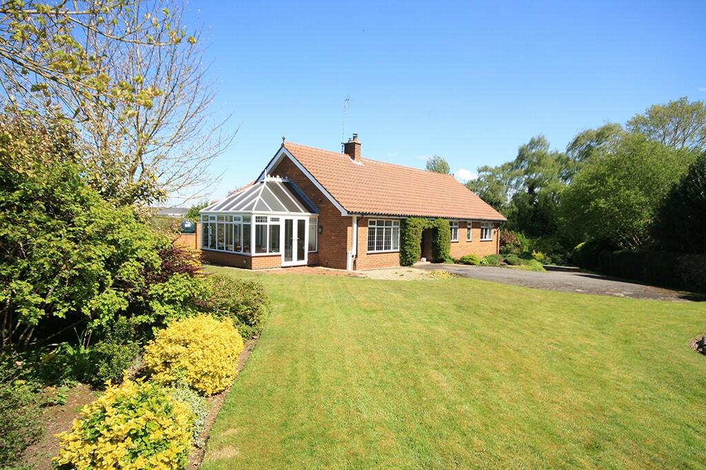 3 bedroom detached bungalow for sale in Home Field, Halloughton