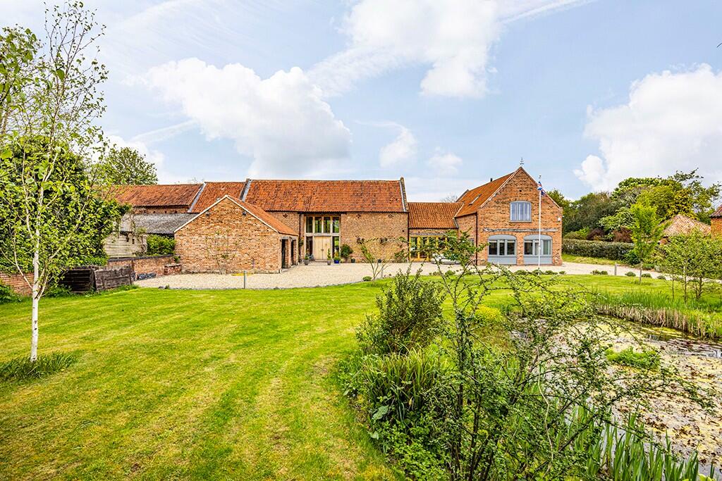 Main image of property: Top Yard Barn, Main Street, Upton, Nottinghamshire, NG23 5ST