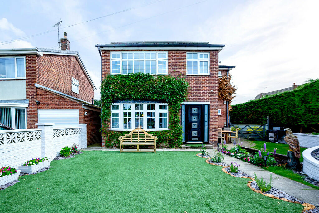 4 bedroom detached house for sale in Edinburgh Drive, North Anston, S25