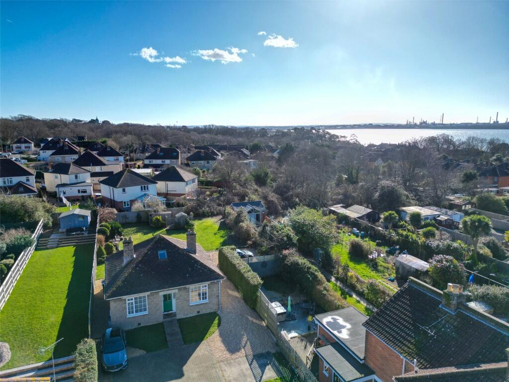 2 bedroom bungalow for sale in Station Road, Netley Abbey, Southampton, Hampshire, SO31