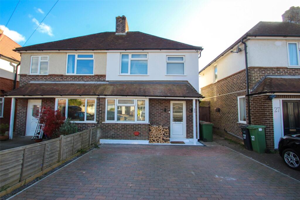 Main image of property: Cliffe Avenue, Southampton, Hampshire, SO31