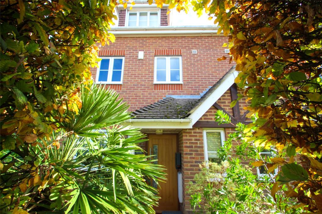Main image of property: Newtown Road, Warsash, Southampton, Hampshire, SO31