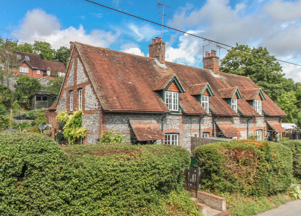 3 bedroom cottage for sale in Wherwell, Andover, Hampshire SP11