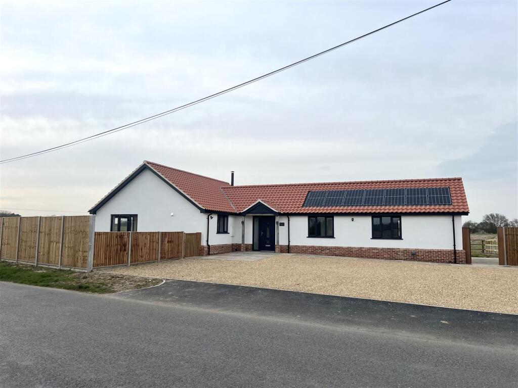 Main image of property: Warrens View, Heath Road, Kenninghall