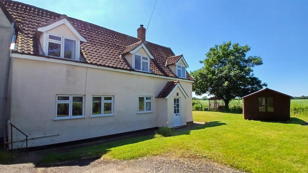 Main image of property: Chickering Corner Farm Cottage, Chickering Road, Hoxne