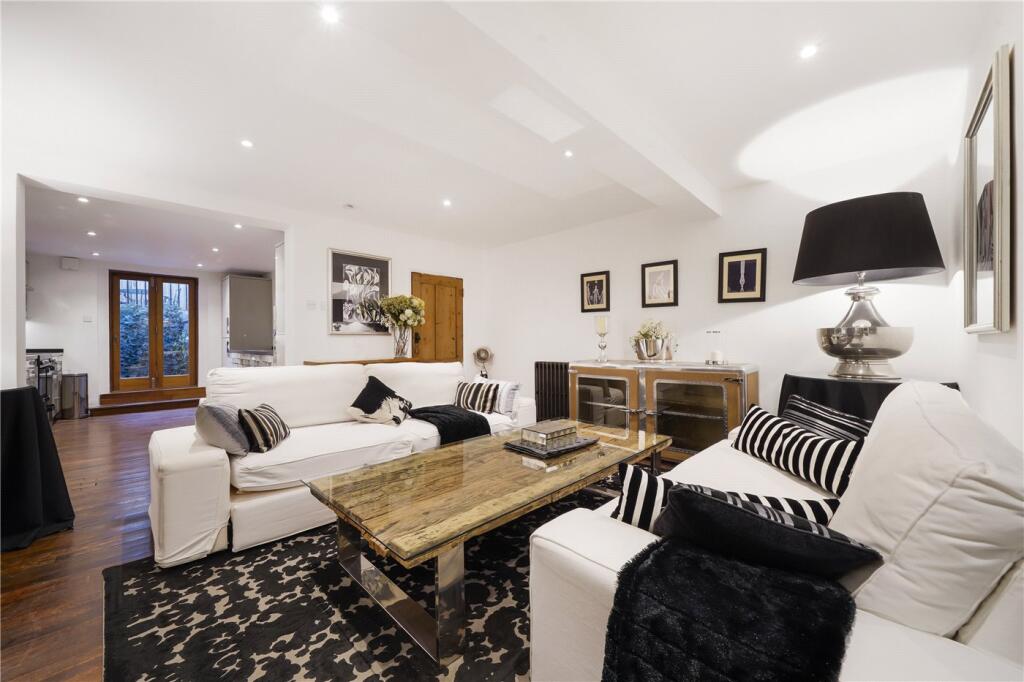 Main image of property: St. Peter's Street, London, N1