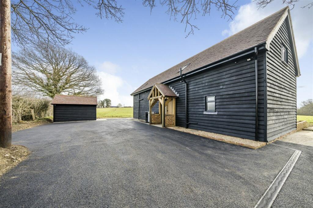 3 bedroom barn conversion for rent in Dorking Road, Warnham, Horsham, RH12