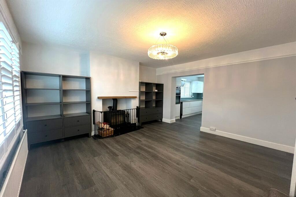 4 bedroom detached house for rent in Loxwood Road, Rudgwick, Horsham, RH12