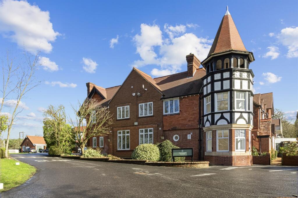 Main image of property: Graylands Manor, Langhurstwood Road, Horsham, RH12