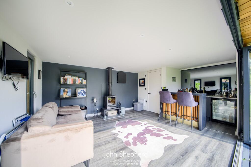 Additional property image - Whitefields Road, Solihull, West Midlands, B91