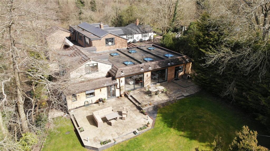 Main image of property: Yarningale Lane, Yarningale Common, Warwick, Warwickshire, CV35