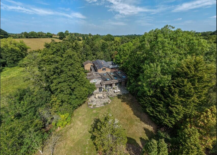 Main image of property: Yarningale Lane, Yarningale Common, Warwick, Warwickshire, CV35