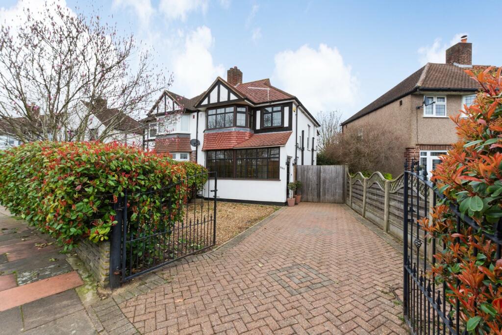 3 bedroom semidetached house for sale in Norfolk Crescent, Sidcup, DA15