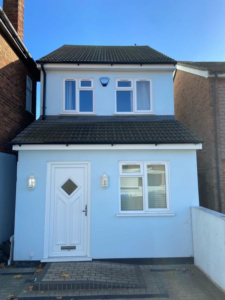 2 bedroom detached house for sale in Upper Wickham Lane, Welling, DA16