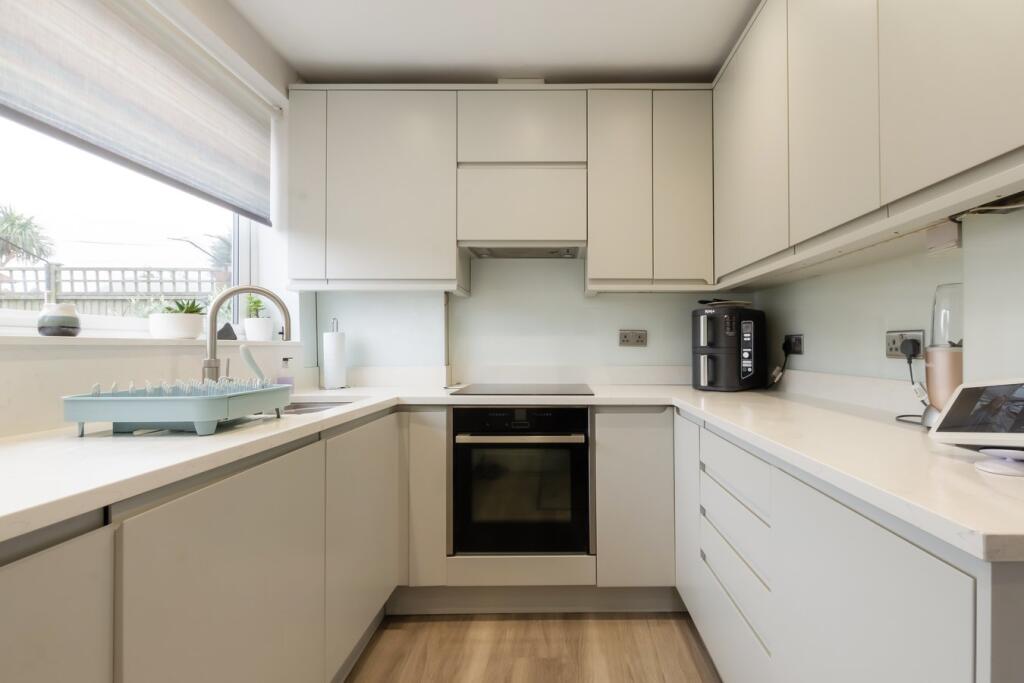 Additional property image - Days Lane, Sidcup, DA15