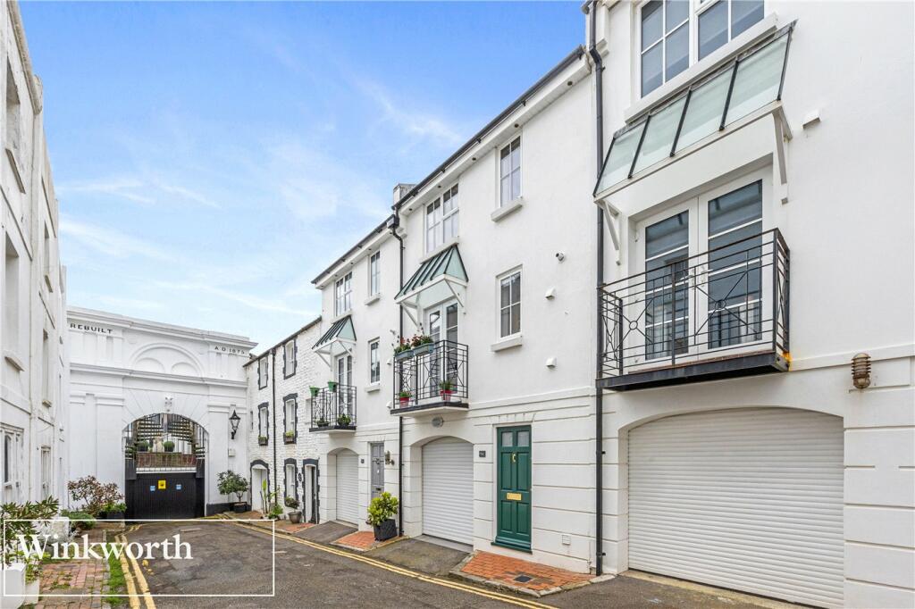 3 bedroom terraced house for sale in Norfolk Buildings, Brighton, East Sussex, BN1