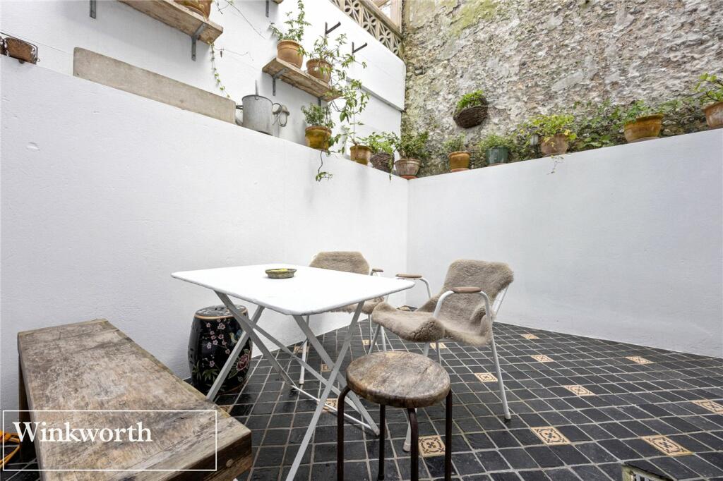 Additional property image - Crescent Place, Brighton, East Sussex, BN2
